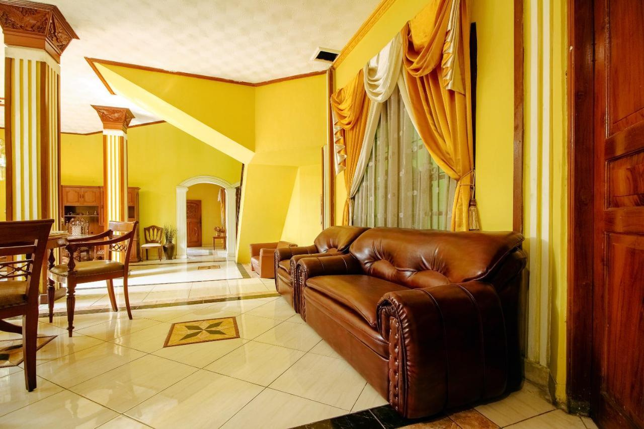 Oyo 1770 Hotel Mawar Saron 2 Kejayan Exterior foto